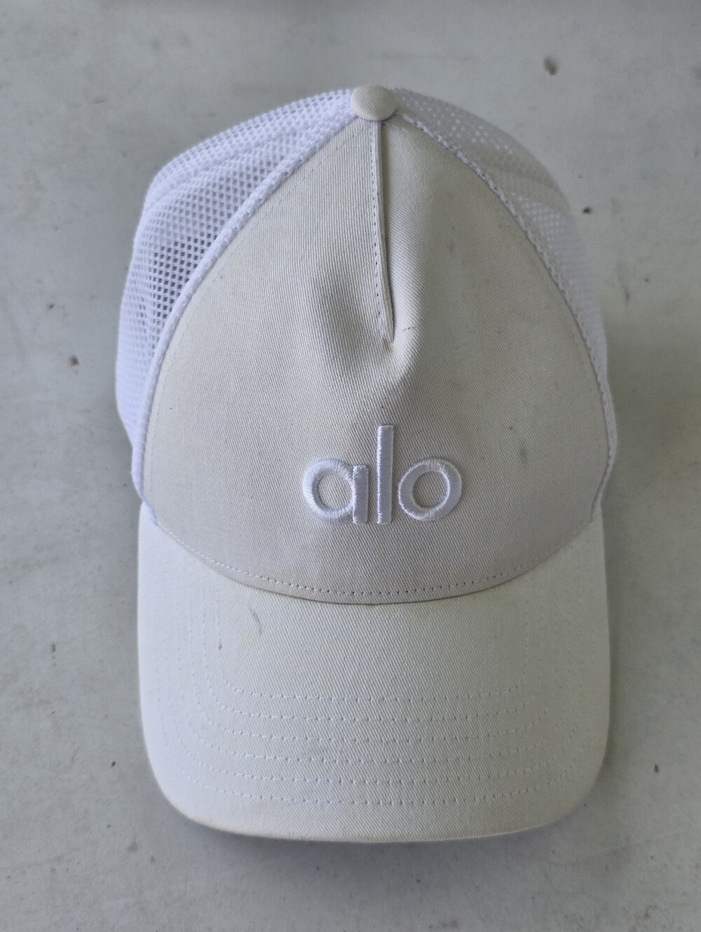 Alo Yoga White Trucker Hat Mesh Snapback Embroidered Logo Unisex Cap - Picture 2 of 9